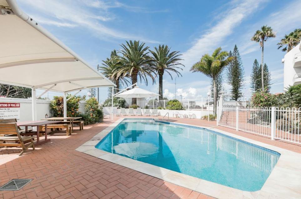 Alex Headland Beachfront Alexandra Headland Exterior photo